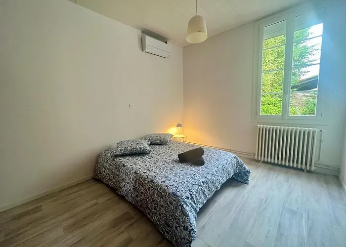 Maison Proche Tram D 度假居